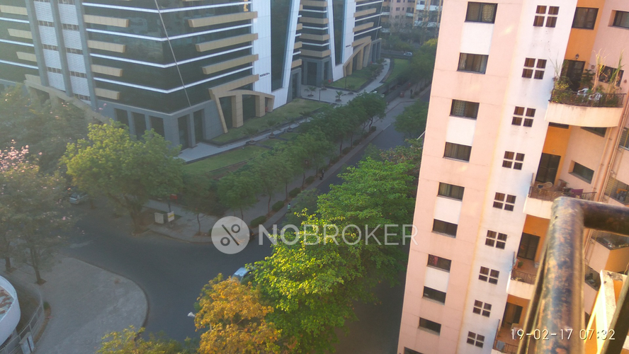 Magarpatta Jasminium Hadapsar Rent WITHOUT BROKERAGE Semifurnished 3