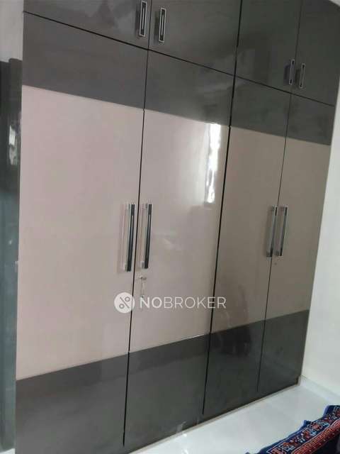 1 BHK Flat In Jamasji Apartment, For Sale  In Tardeo,