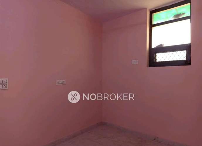 Shalimar Bagh CB block Shalimar Bagh Rent WITHOUT BROKERAGE Semifurnished 3 BHK Rental Flat