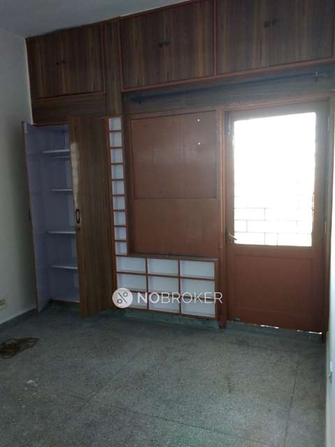 2 BHK Flat In Krist Jyoti Apartments, Parwana Road, Pitampura For Sale  In Pitam Pura