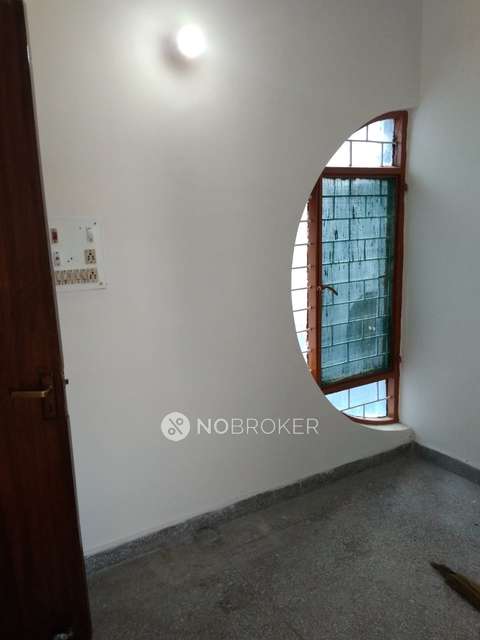 2 BHK Flat In Krist Jyoti Apartments, Parwana Road, Pitampura For Sale  In Pitam Pura