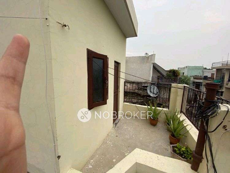 2 BHK Flat In Housing Board Colony For Sale  In Sector 21d