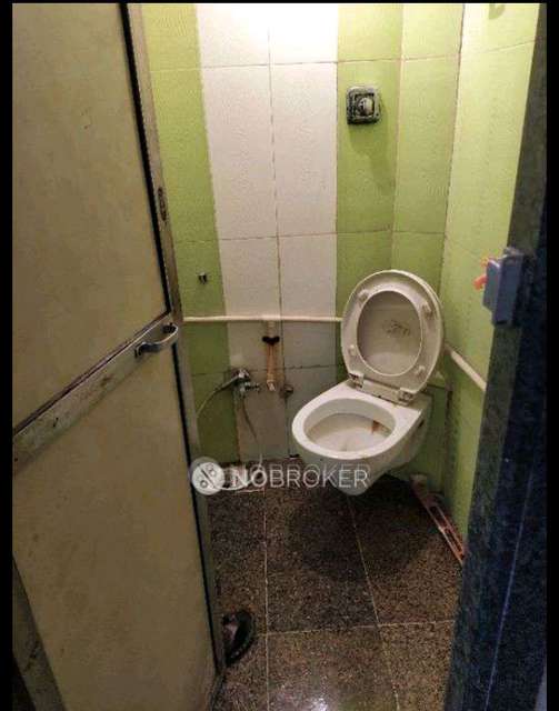 1 RK Flat In Shreeji Vijay Chsl For Sale  In Kandivali West