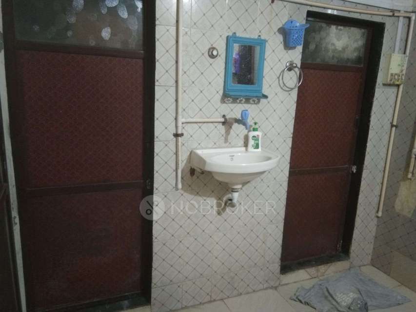 1 RK Flat In Kulswami Niwas For Sale  In Thane