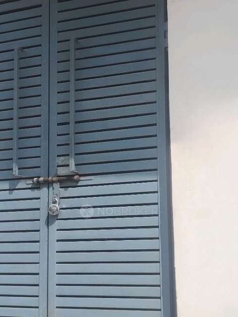 Shop in Sabhapur, Delhi for Rent 