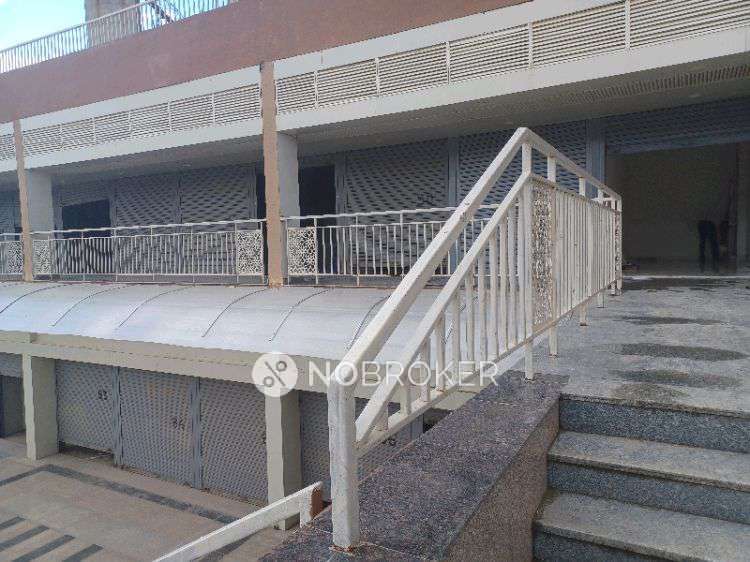 Shop in , Kishan Chowk, Greater Noida for Rent 