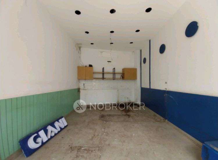 Shop in Noida 121, Noida for sale 
