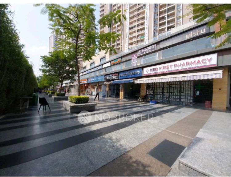 Shop in Noida 121, Noida for sale 