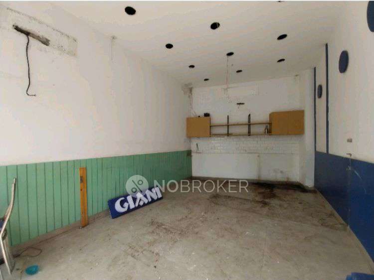 Shop in Noida 121, Noida for sale 