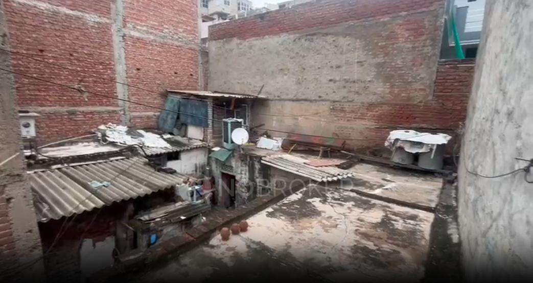 Plot For Sale  In Shastri Colony