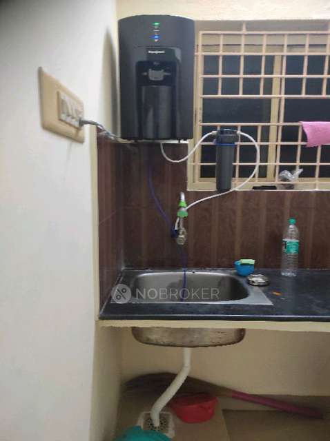 PG for Girls in G25, Labour Colony Road