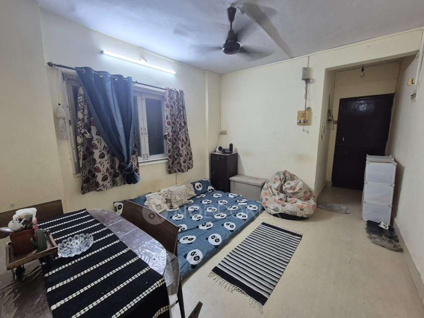 Single Room for Female In 2 BHK  In Guru Kripa Society  In Malad 