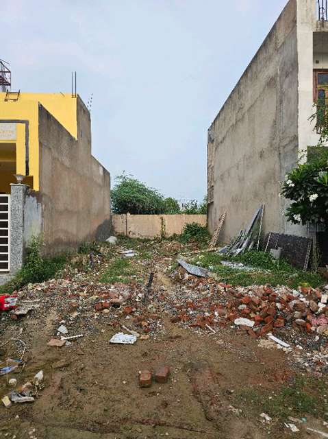 Plot For Sale  In Gaur Yamuna City In Gaur Yamuna City