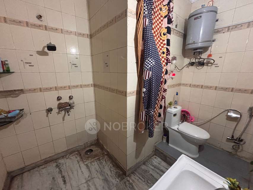 3 BHK Flat In Sant Nirankari Colony Rwa For Sale  In Nirankari Colony, Mukherjee Nagar