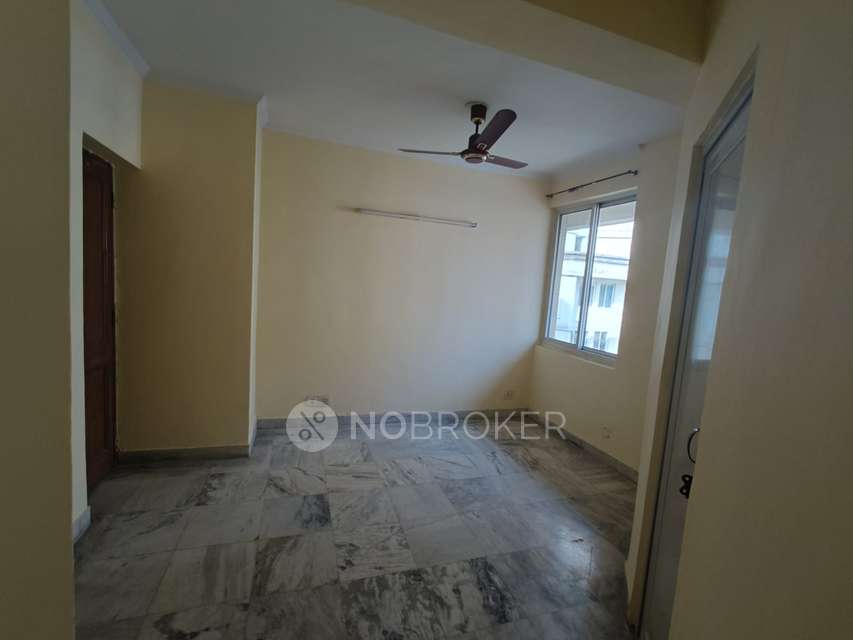 3 BHK Flat In Golf Green Avenue, Sector 25 For Sale  In Sector 25