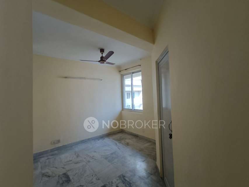 3 BHK Flat In Golf Green Avenue, Sector 25 For Sale  In Sector 25