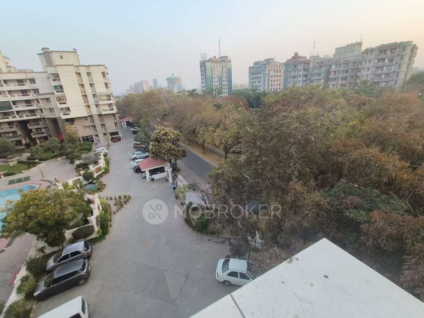 3 BHK Flat In Golf Green Avenue, Sector 25 For Sale  In Sector 25