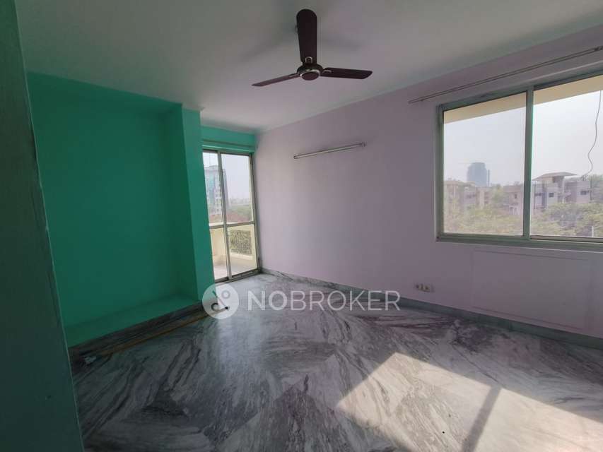 3 BHK Flat In Golf Green Avenue, Sector 25 For Sale  In Sector 25