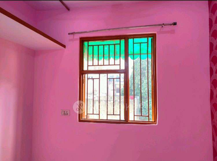 1 BHK Villa In Rohini Sector- 17 for Rent  In Rohini Sector 17