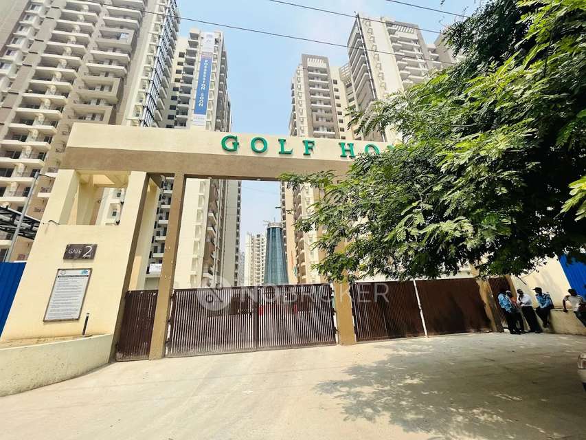Single Room for Male In 1 BHK  In Amrapali Golf Homes In Noida Extension