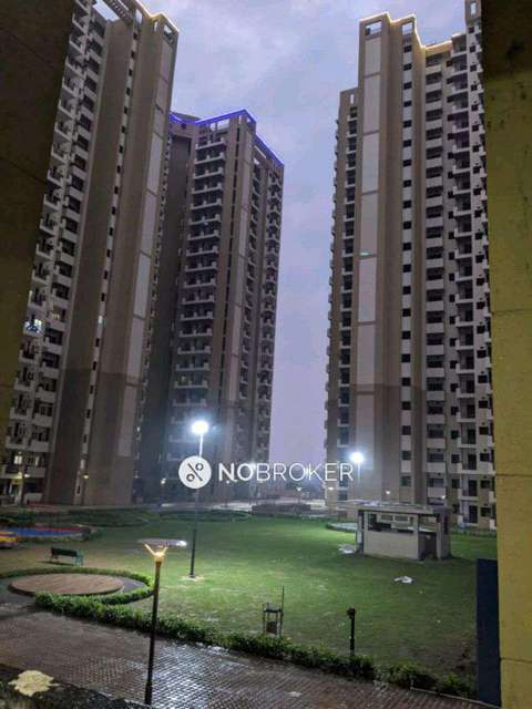 2 BHK Flat In Nimbus Express Park View 2 For Sale  In Chi V