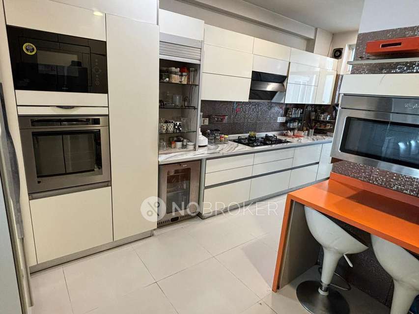 4 BHK Flat In Central Park Belgravia Resort Residency For Sale  In Sector 48