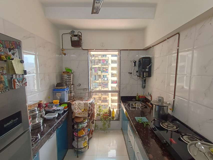 1 BHK Flat In Dharti Pressidio  For Sale  In Kandivali West