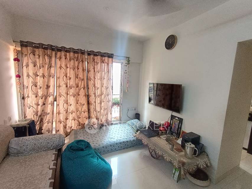 1 BHK Flat In Dharti Pressidio  For Sale  In Kandivali West