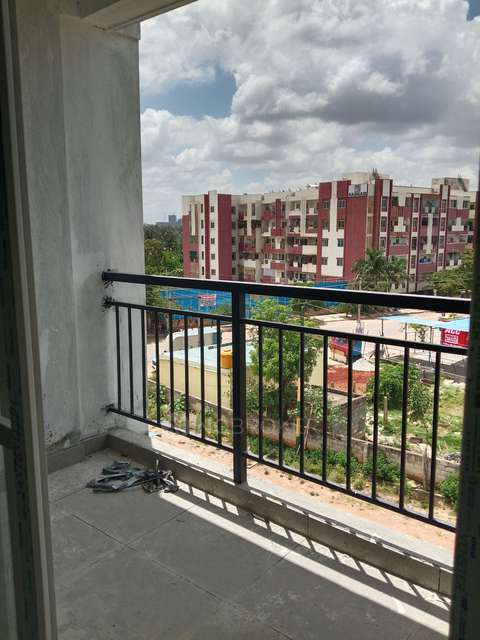 2 BHK Flat In Prominent Chourasia Revanta For Sale  In K R Puram