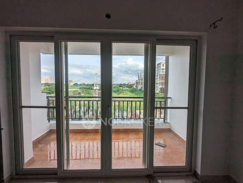 4 BHK Flat In Induscrest Apartment Complex For Sale  In Osman Nagar