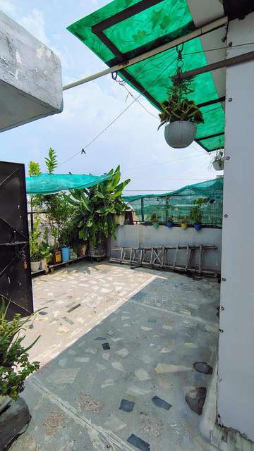 2 BHK Flat In Vijay Vihar For Sale  In Naraina