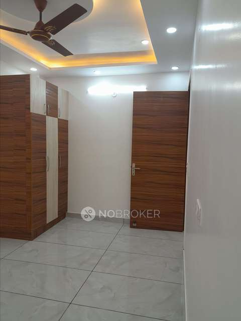 3 BHK Flat In G18a For Sale  In Uttam Nagar