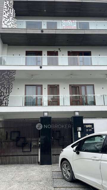 Single Room for Female In 3 BHK  In Palam Vihar