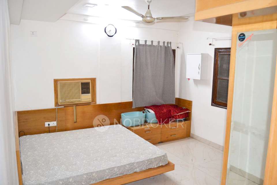 2 BHK Flat In  The Legend  For Sale  In Palace Colony Road