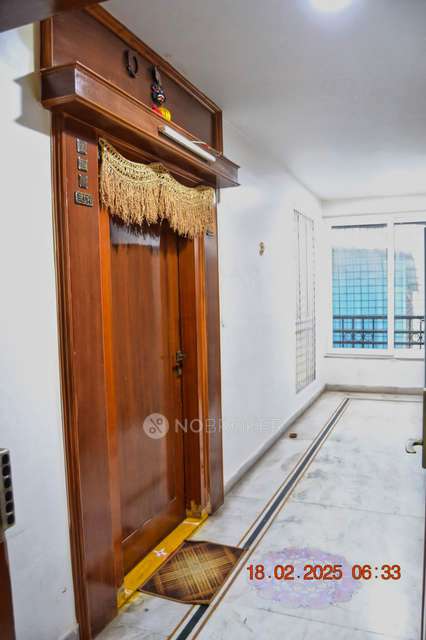 2 BHK Flat In  The Legend  For Sale  In Palace Colony Road