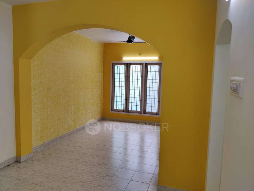 2 BHK Flat In Apoorva For Sale  In Porur