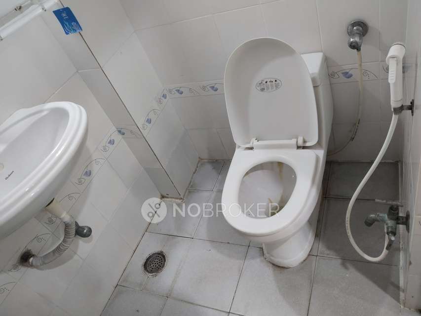 3 BHK Flat In Gayatri Kamakshi Apartments For Sale  In Durgabai Deshmukh Colony, Amberpet