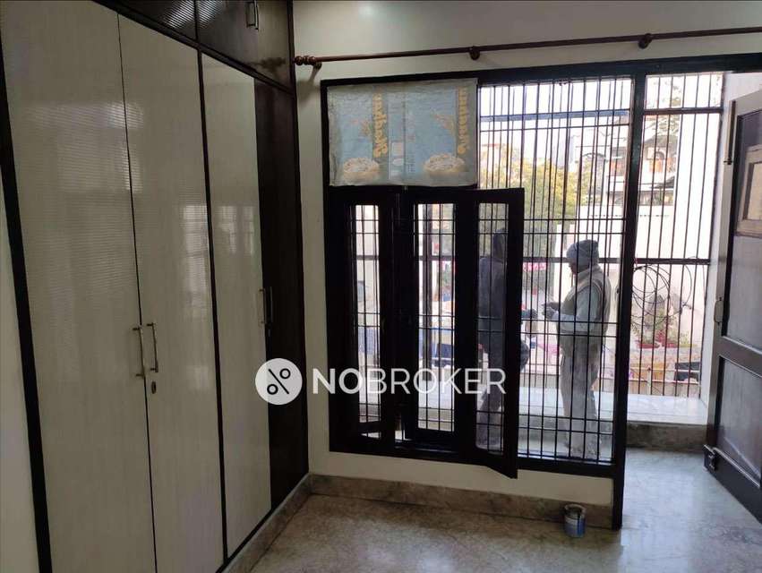 4 BHK Flat For Sale  In Punjabi Bagh