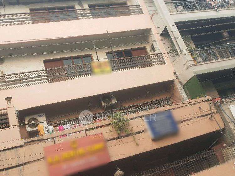 4+ BHK Flat For Sale  In Minakshi Garden 