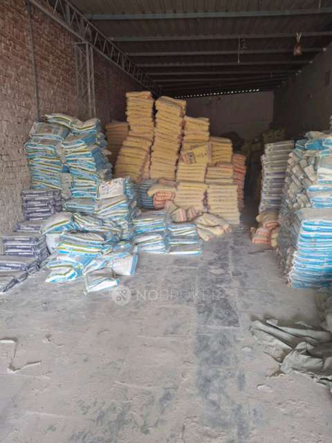 Godown/Warehouse in Okhla Face 1, Delhi for Rent 