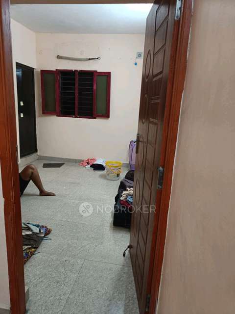 Single Room for Female In 1 BHK  In 2312,padi Pudhu Nagar In  Anna Nagar West