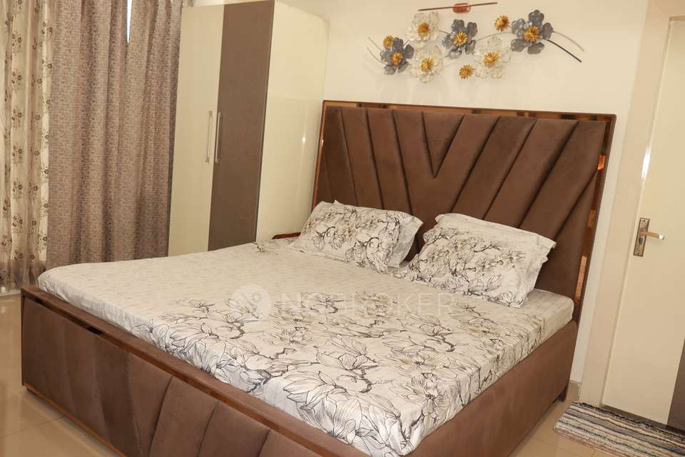 2 BHK Flat In V3s Indralok For Sale  In Indirapuram