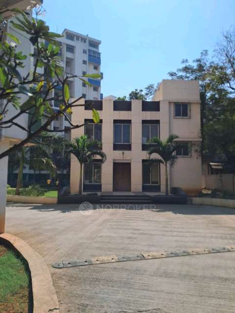 Single Room for Female In 2 BHK  In Ikon Four Avenues In Loni Kalbhor