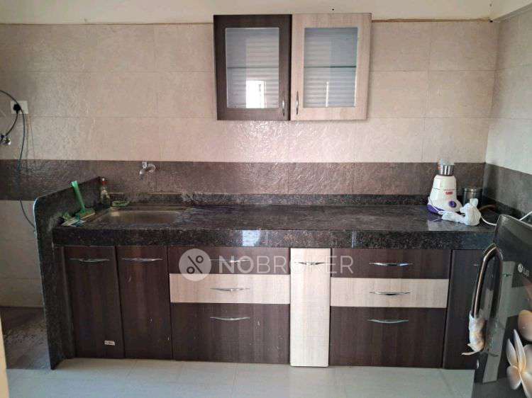 Single Room for Female In 2 BHK  In Ikon Four Avenues In Loni Kalbhor