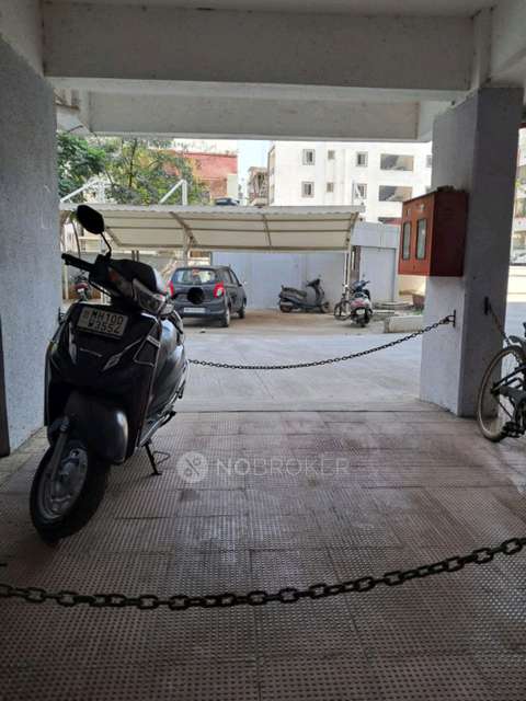 Single Room for Female In 2 BHK  In Ikon Four Avenues In Loni Kalbhor