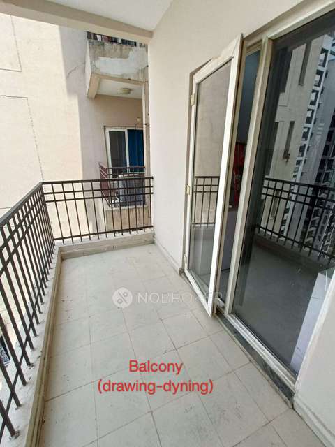 3 BHK Flat In Ajnara Le Garden For Sale  In Sector 16