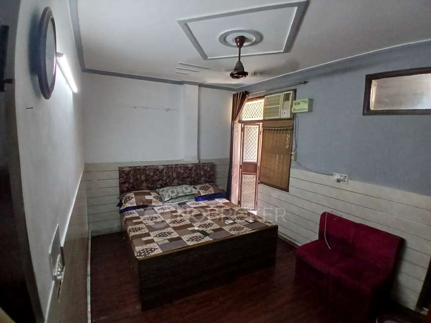 3 BHK Flat In A 44 Harinagar 1st Floor For Sale  In Hari Nagar