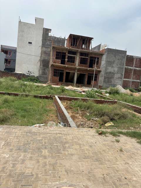 Plot For Sale  In Floora Residency  In Flora Farm House