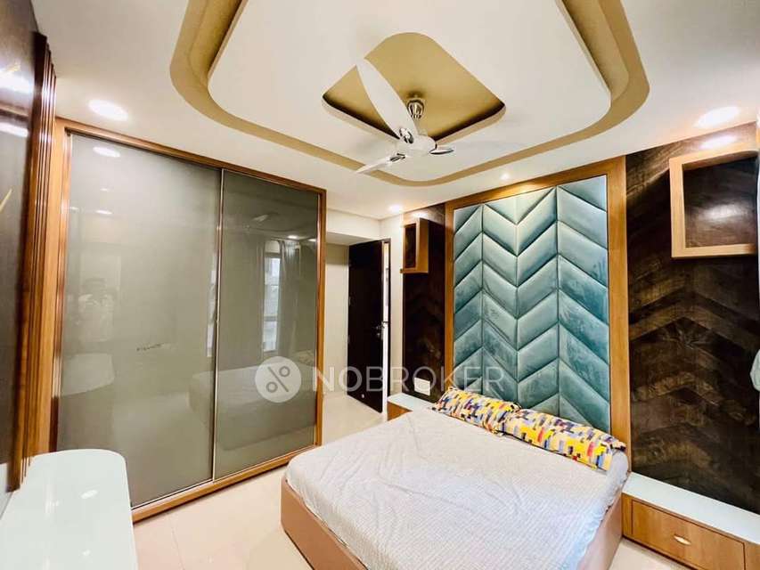 Shared Room for Female In 2 BHK  In Shubh Evan C1 In Keshav Nagar