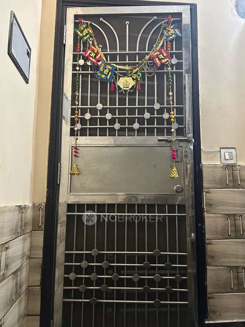 3 BHK Flat For Sale  In Geeta Colony